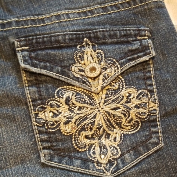 Shorts - Picture 2 of 4